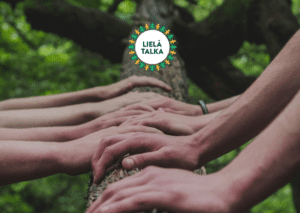 Cilvēku rokas dabā